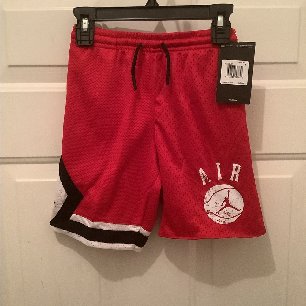 Boys Jordan shorts size 6. For 5-6 yrs old